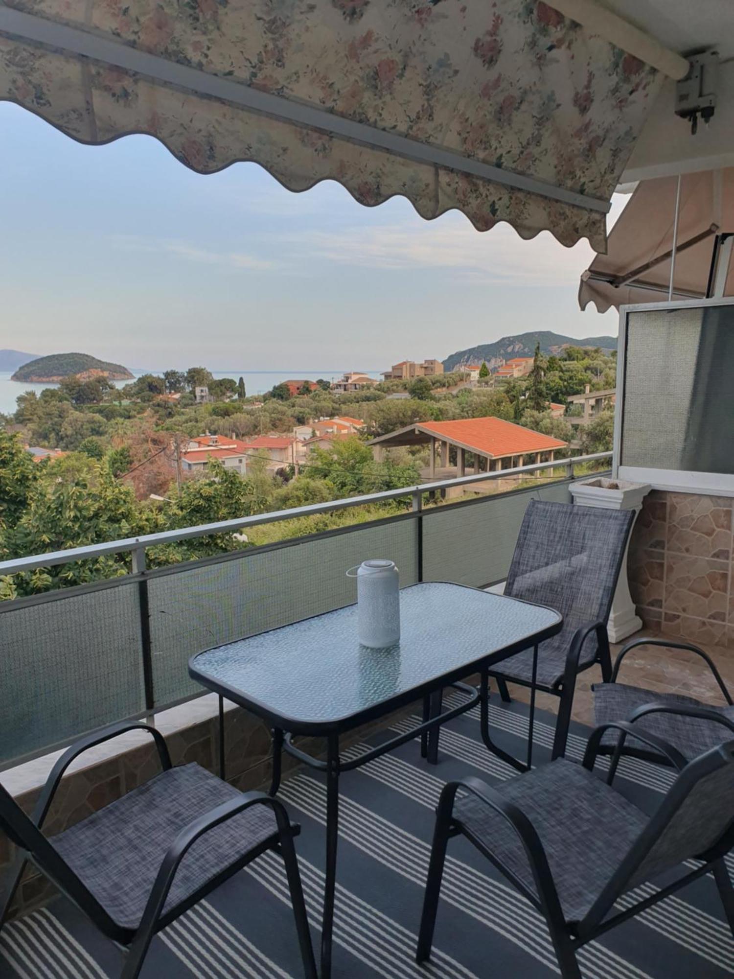 Riviera Penthouse Apartment Palaiontsiflikion Exterior photo